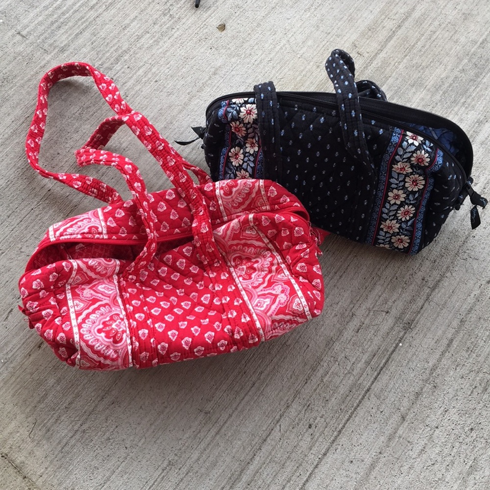 Vera Bradley zipper top shoulder bag